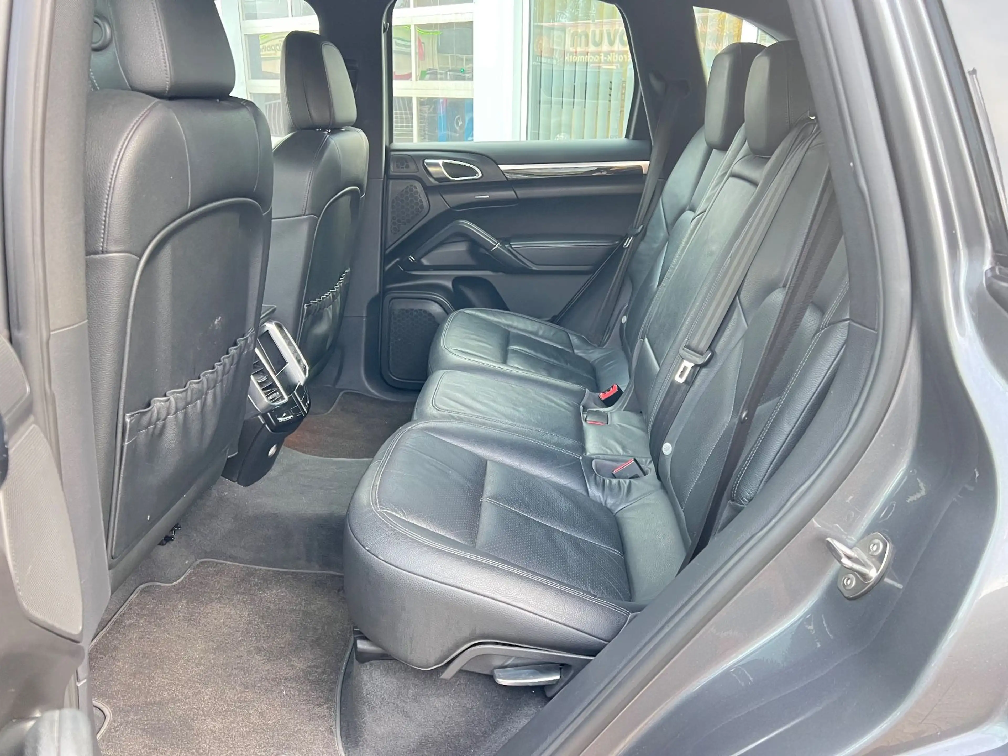 Porsche Cayenne Basis — photo 9
