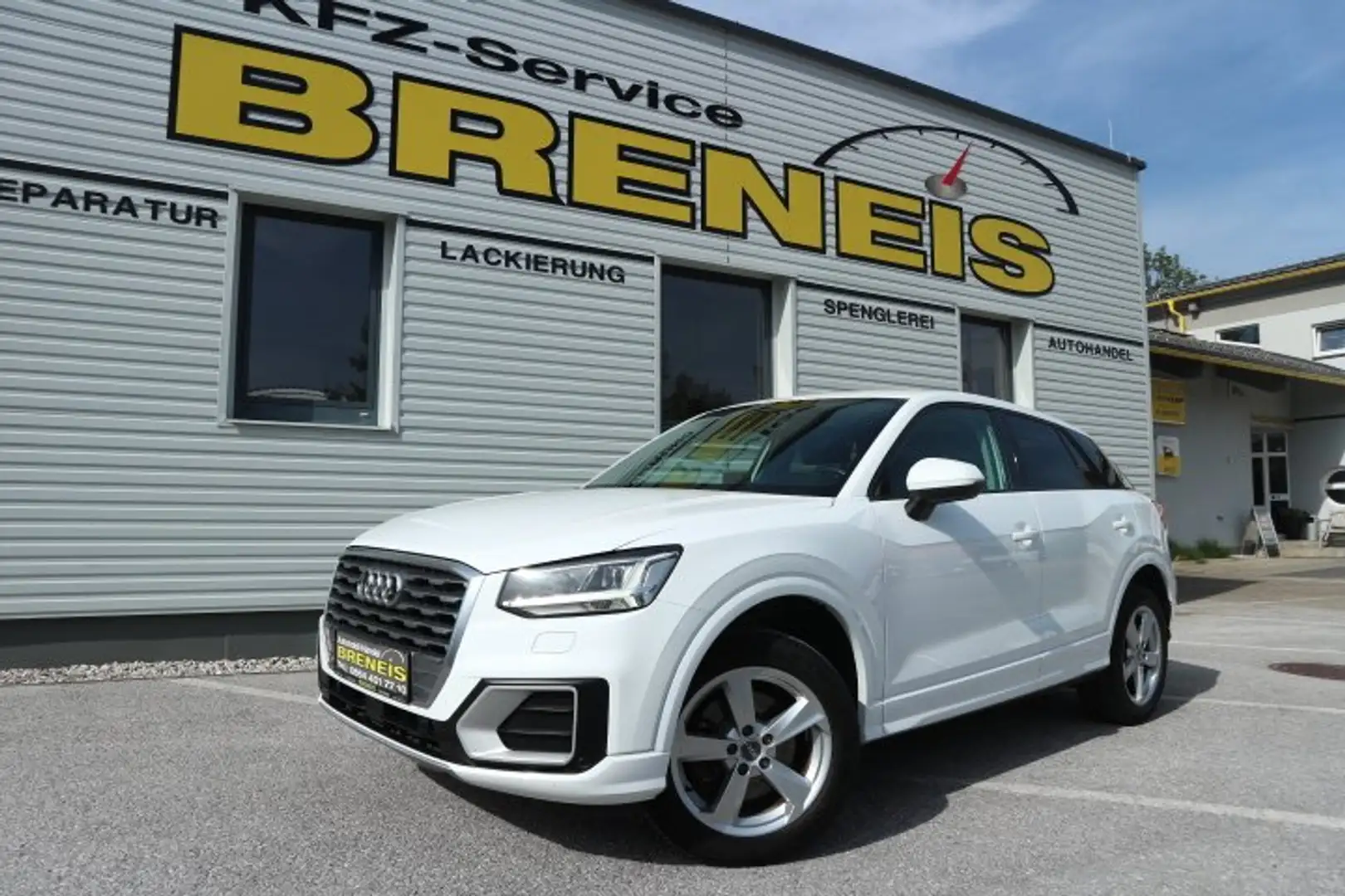 Audi Q2 1,4 TFSI COD Sport*NAVI*LED* Bílá - 1