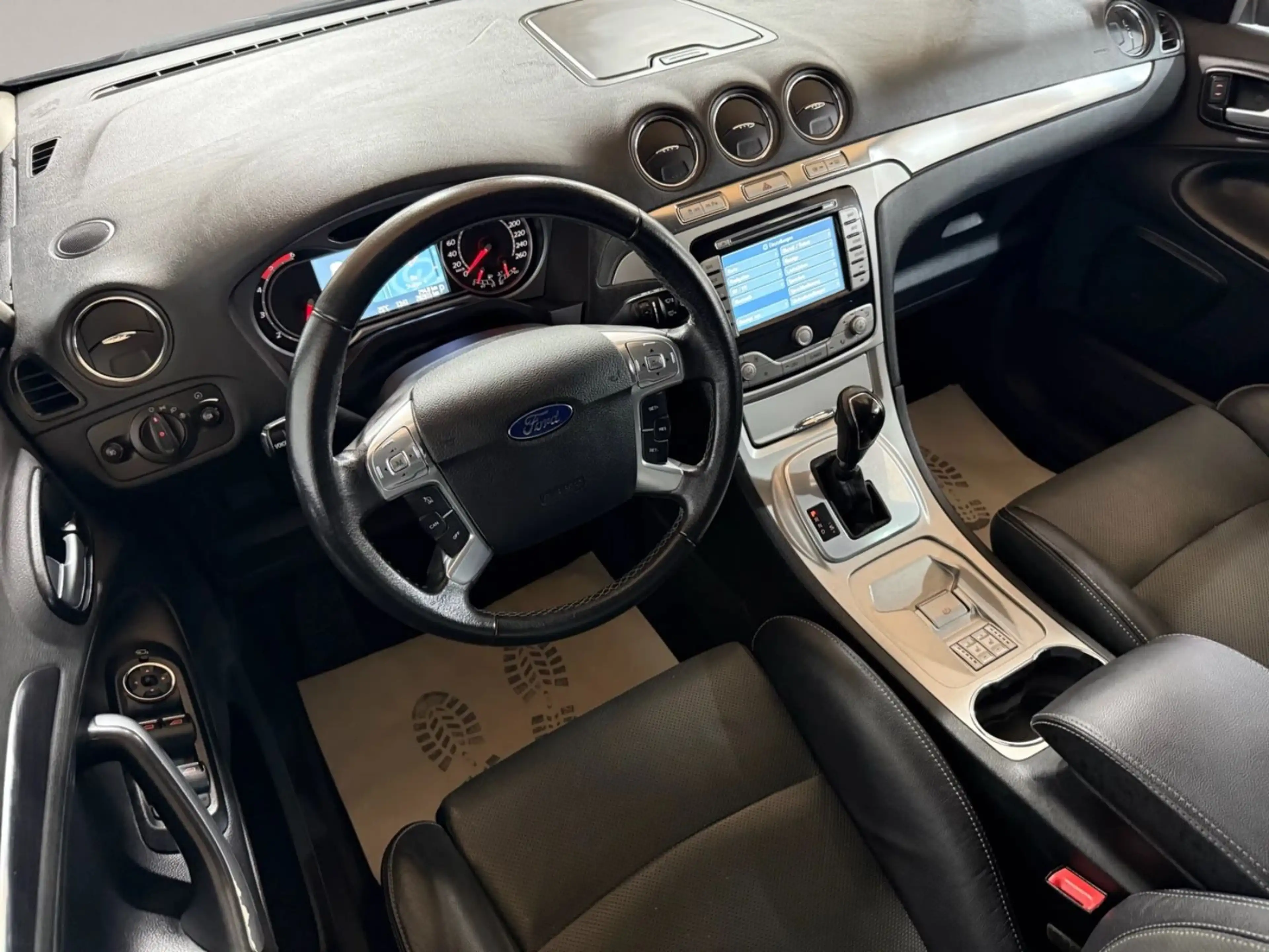 Ford S-Max S-MAX Titanium / 7 Sitzer — photo 15