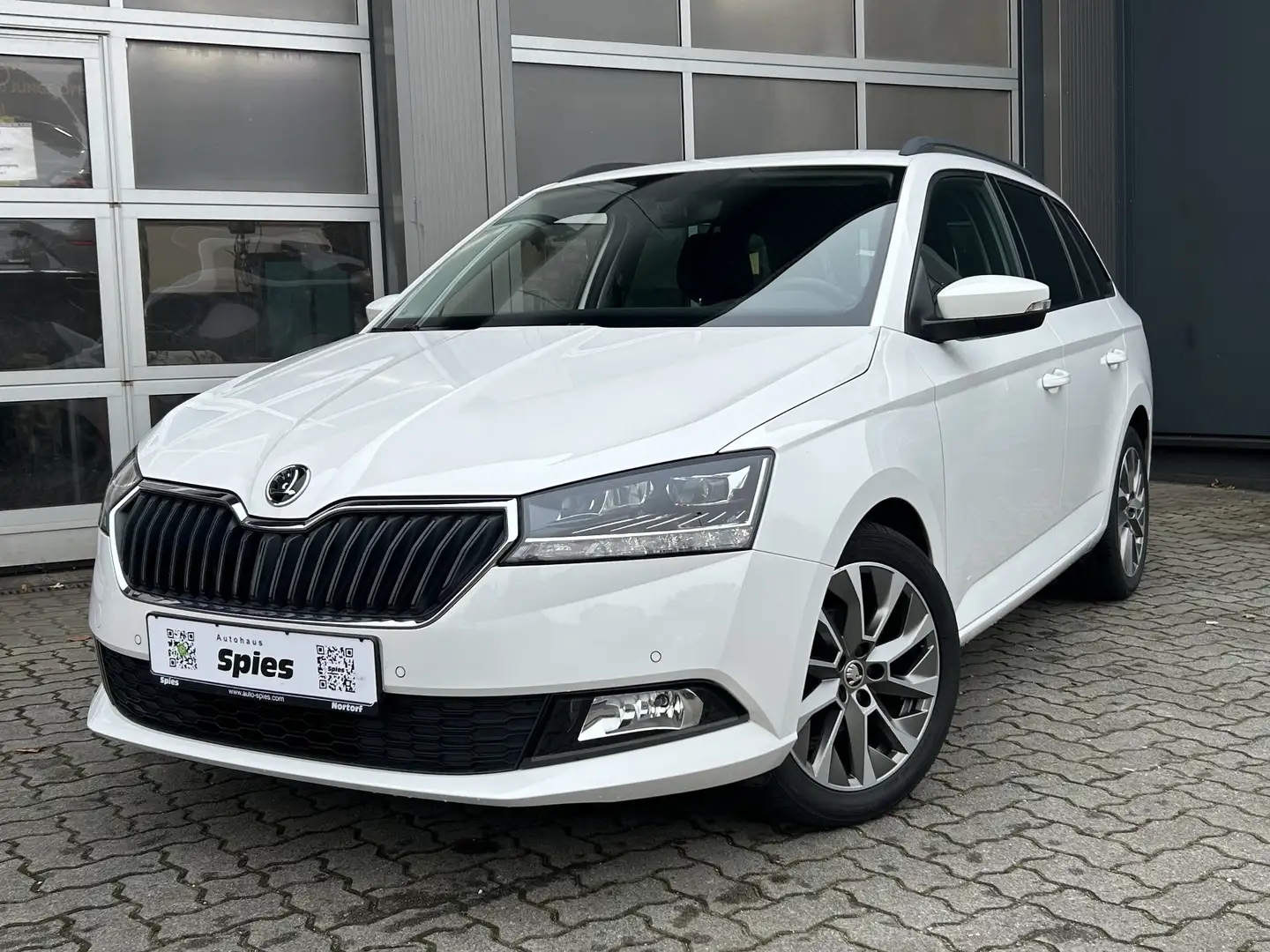 Skoda Fabia Combi Ambition Best of Shz Navi LED Allwetter Blanc - 2