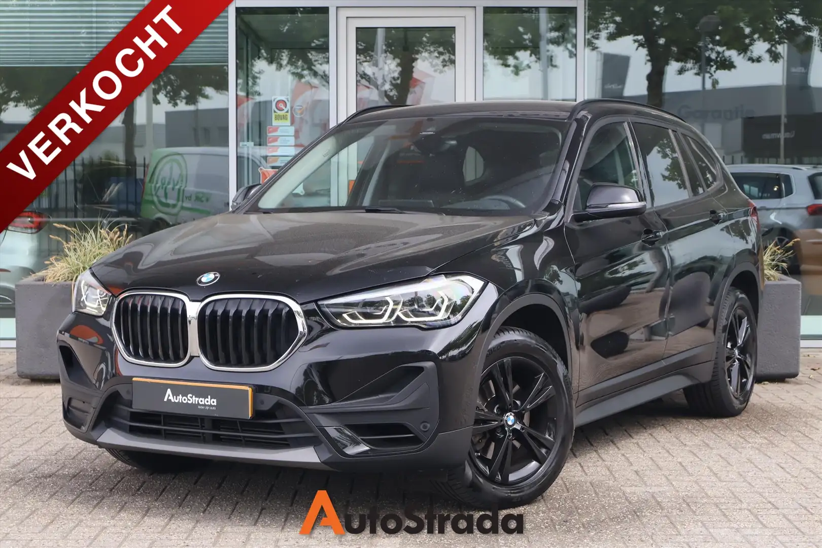 BMW X1 (f48) sDrive18i Executive Edition 140pk | Cruise | Noir - 1