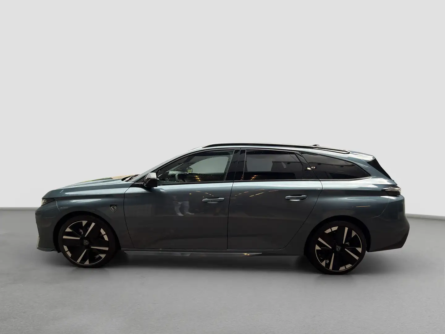 Peugeot 308 308 SW GT Hybrid 145 e-DCS6 1,2 Grün - 2