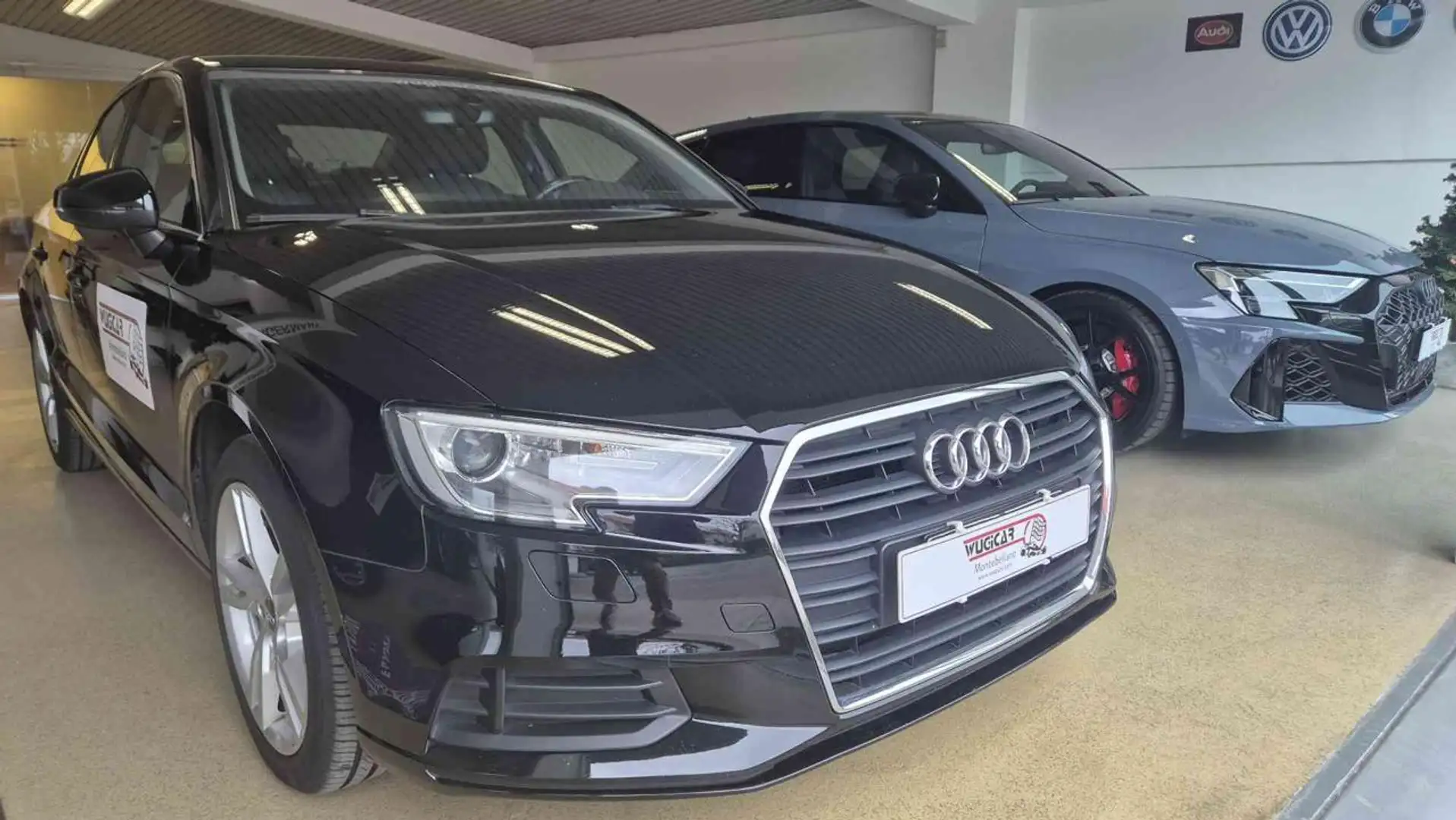 Audi A3 Berlina Sedan 30 TFSI Schwarz - 2