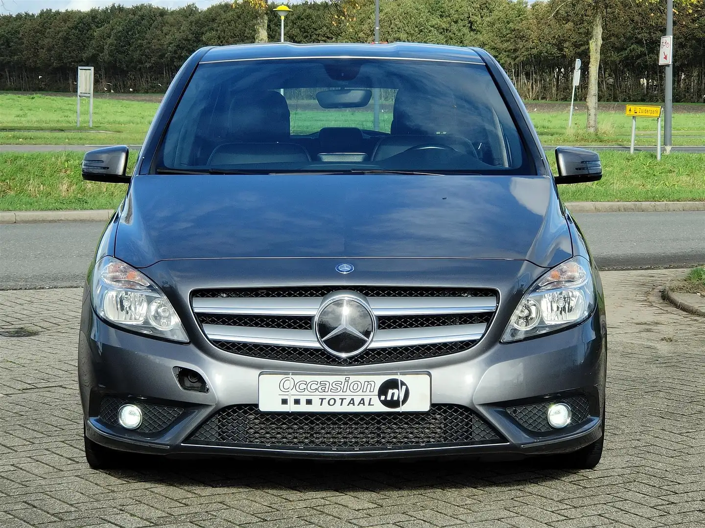 Mercedes-Benz B 180 Ambition Grijs - 2