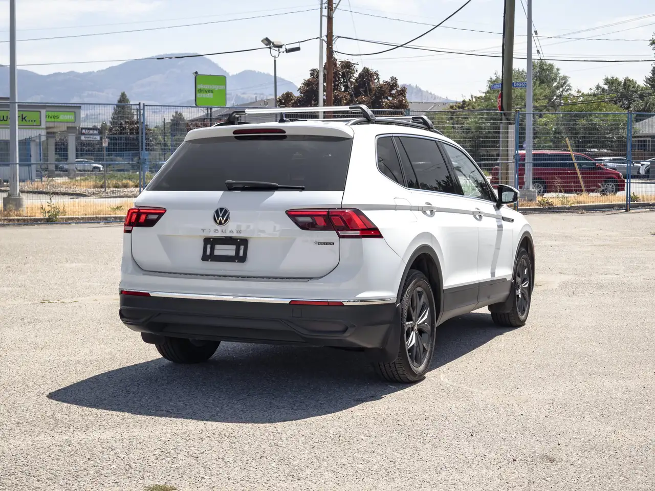 Volkswagen Tiguan photo Volkswagen Tiguan
