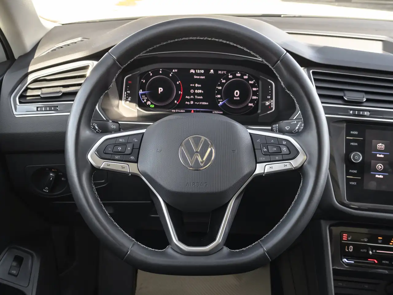 Volkswagen Tiguan photo Volkswagen Tiguan