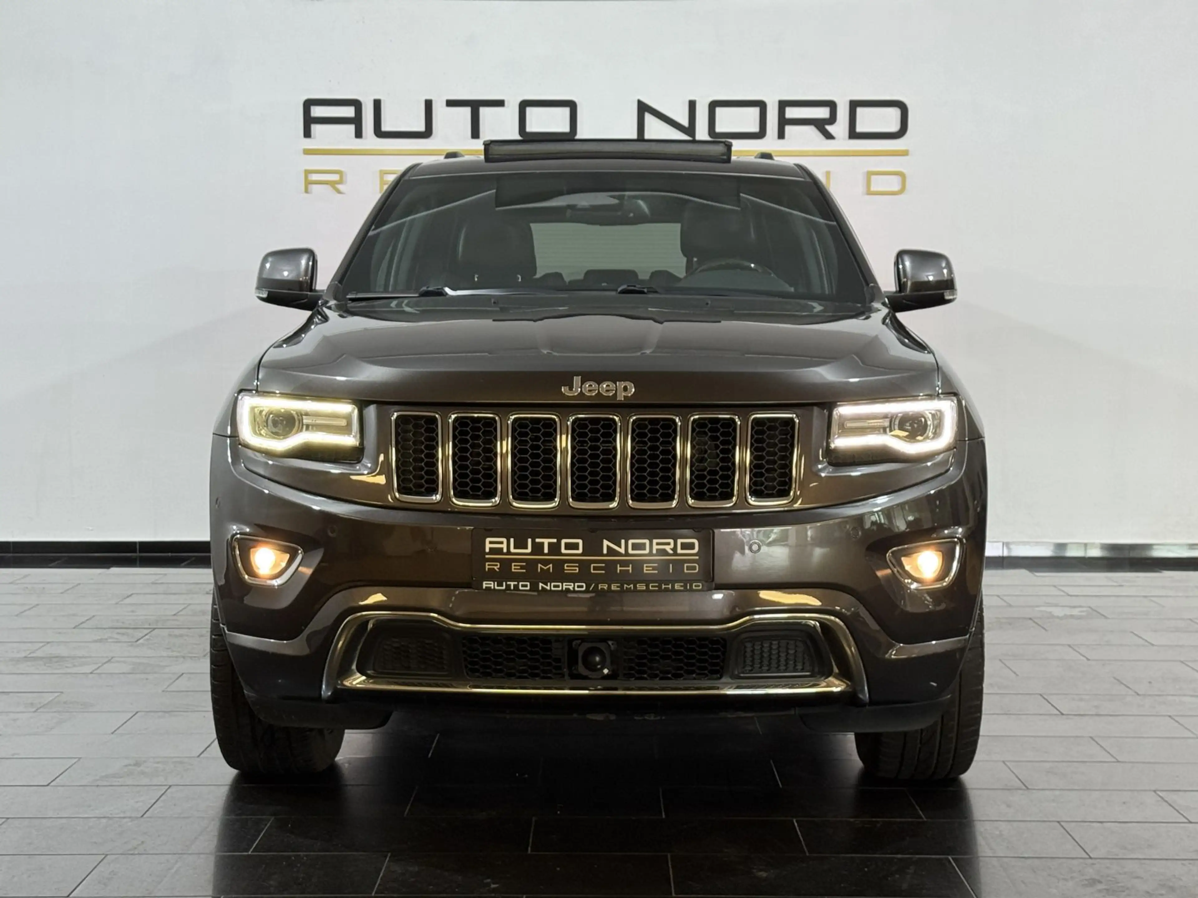 Jeep Grand Cherokee 3.0 CRD Overland *Navi*ACC*Luft* — photo 2