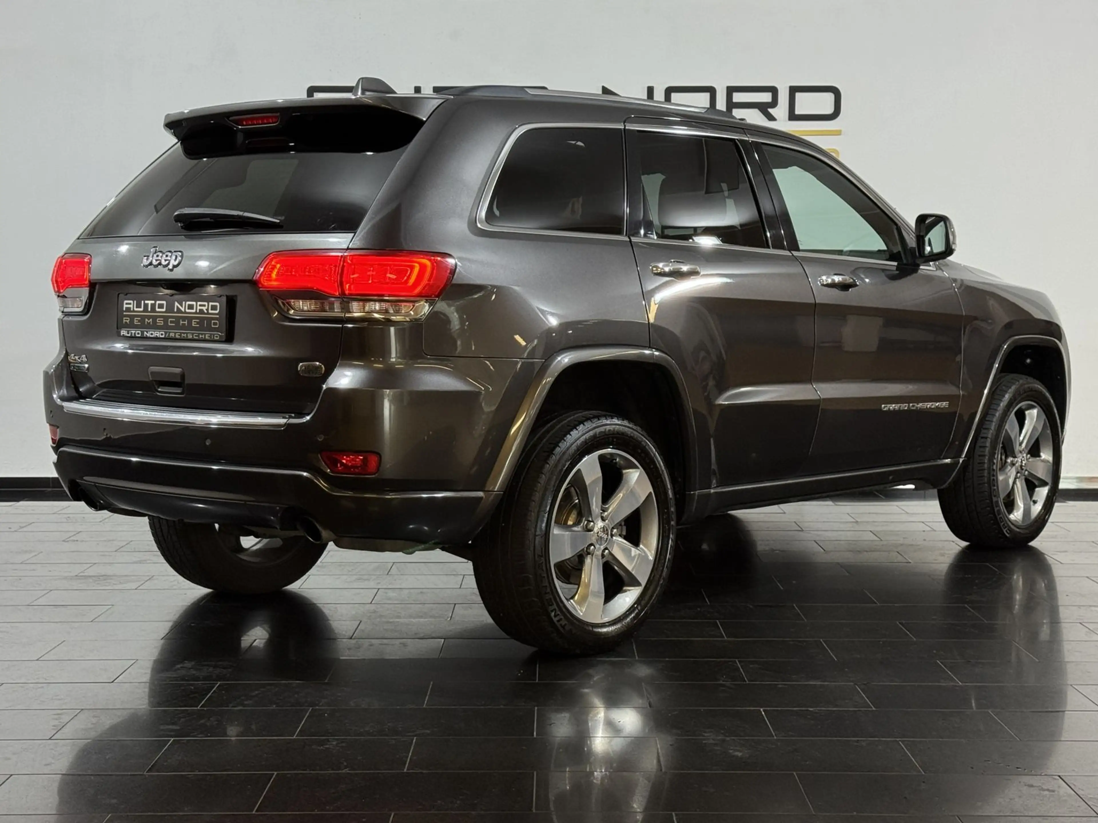 Jeep Grand Cherokee 3.0 CRD Overland *Navi*ACC*Luft* — photo 7