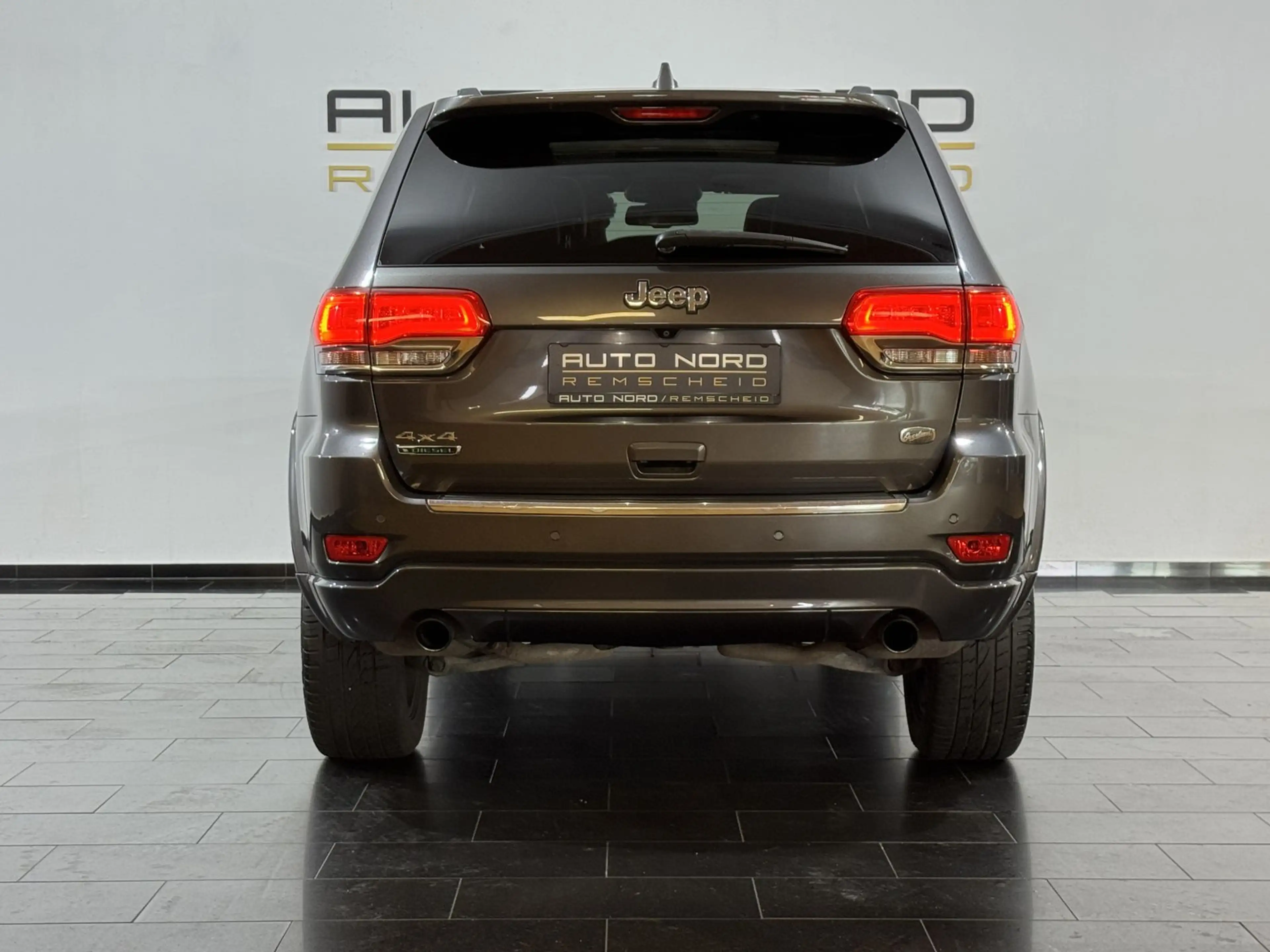 Jeep Grand Cherokee 3.0 CRD Overland *Navi*ACC*Luft* — photo 10