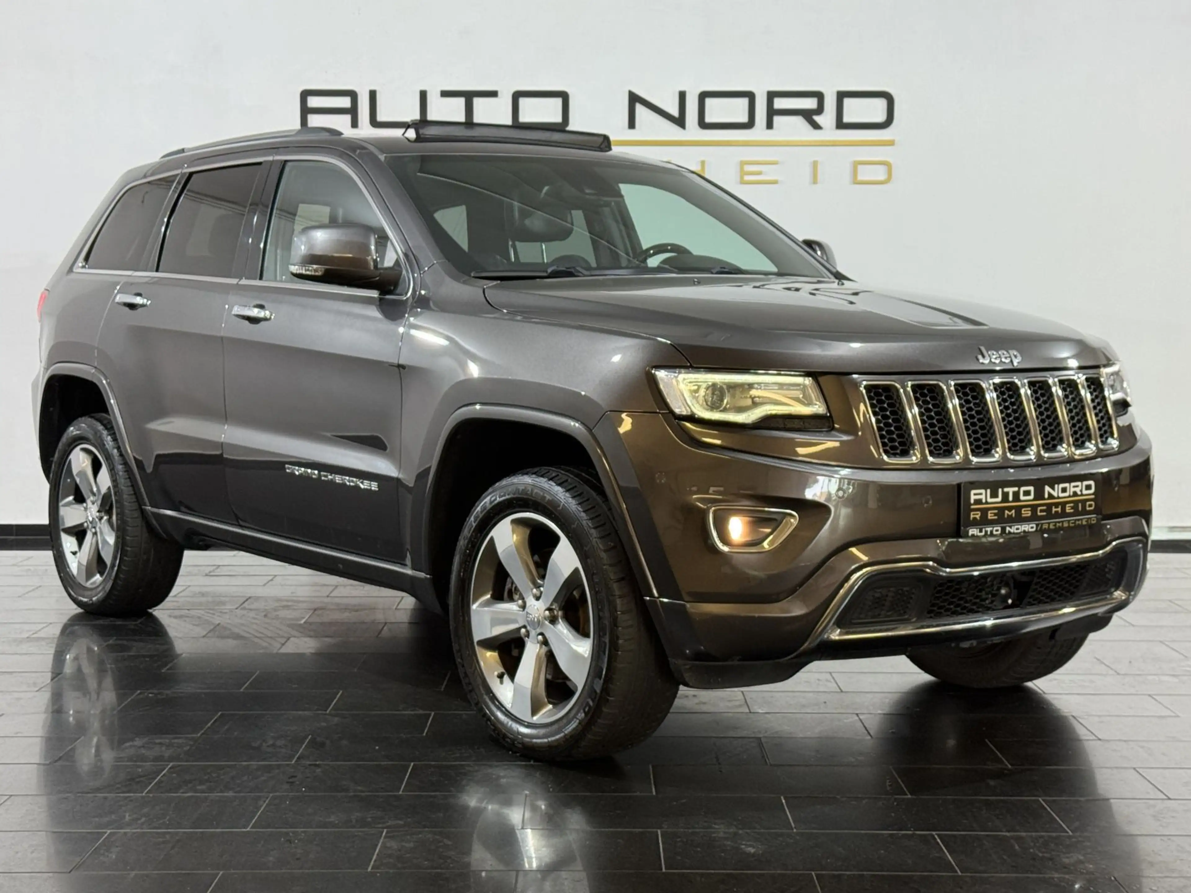 Jeep Grand Cherokee 3.0 CRD Overland *Navi*ACC*Luft* — photo 3