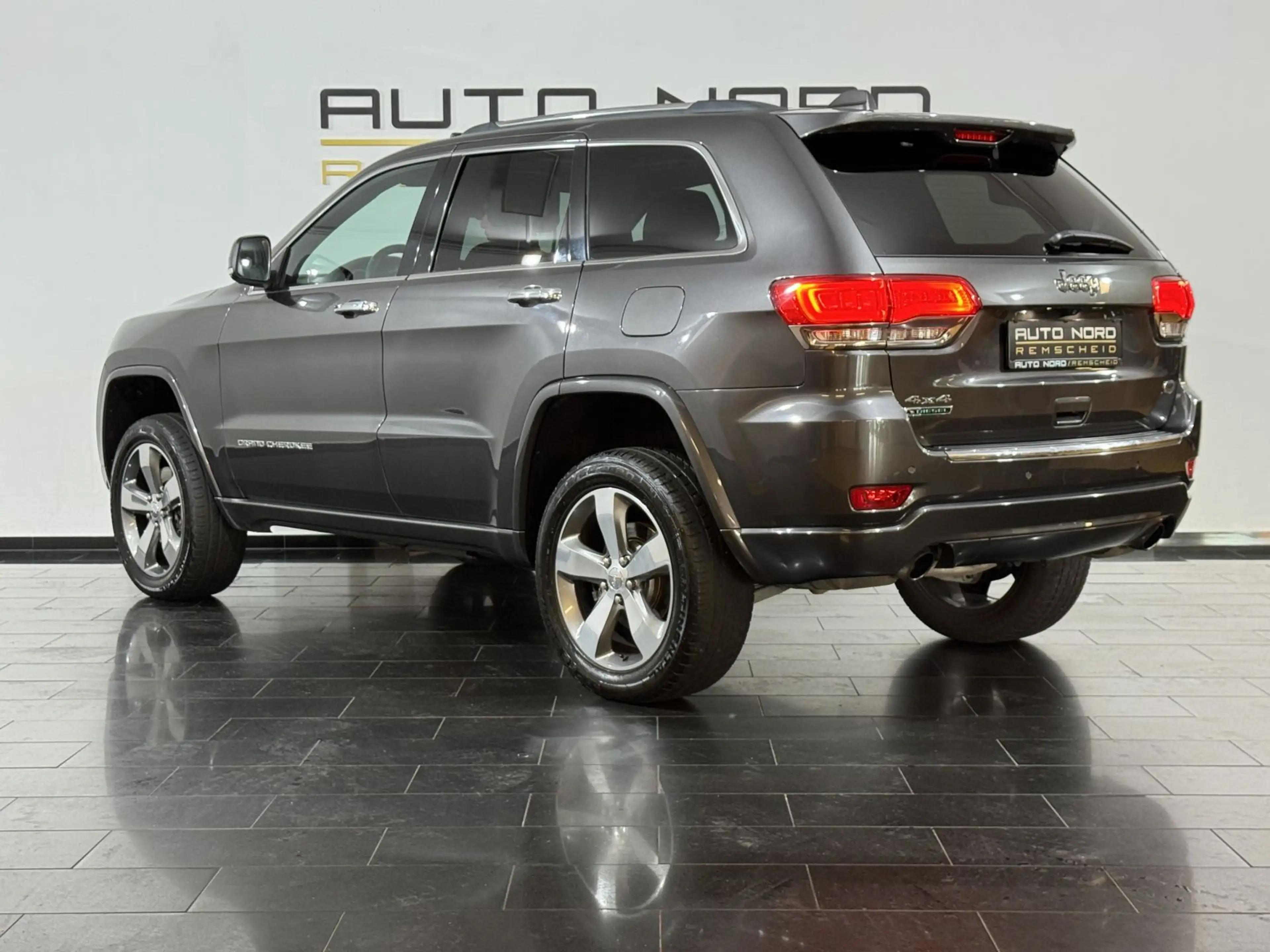 Jeep Grand Cherokee 3.0 CRD Overland *Navi*ACC*Luft* — photo 11