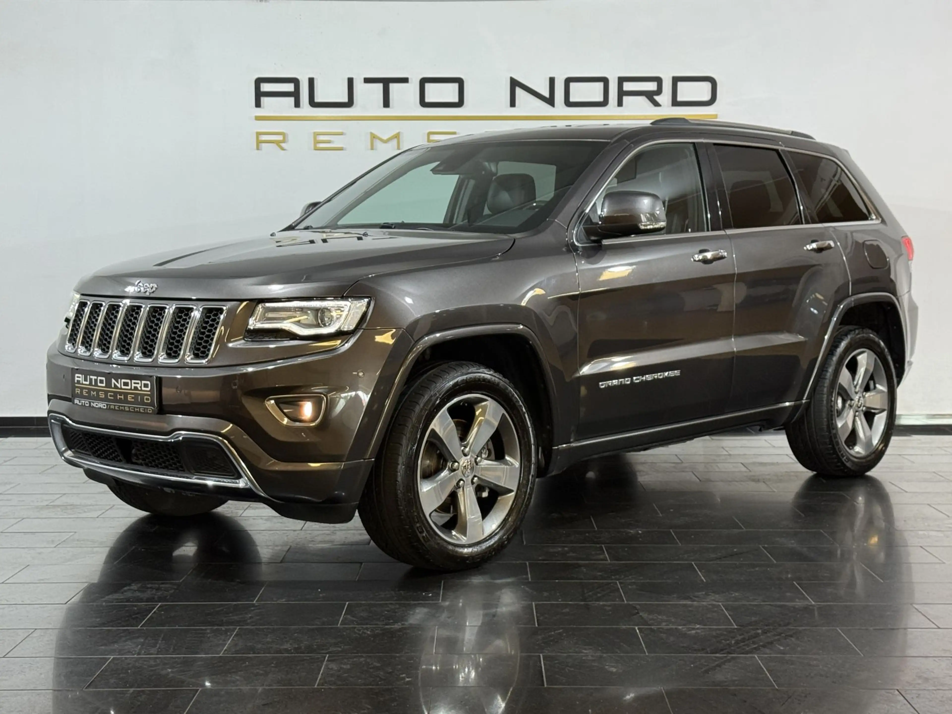 Jeep Grand Cherokee 3.0 CRD Overland *Navi*ACC*Luft* — photo 14