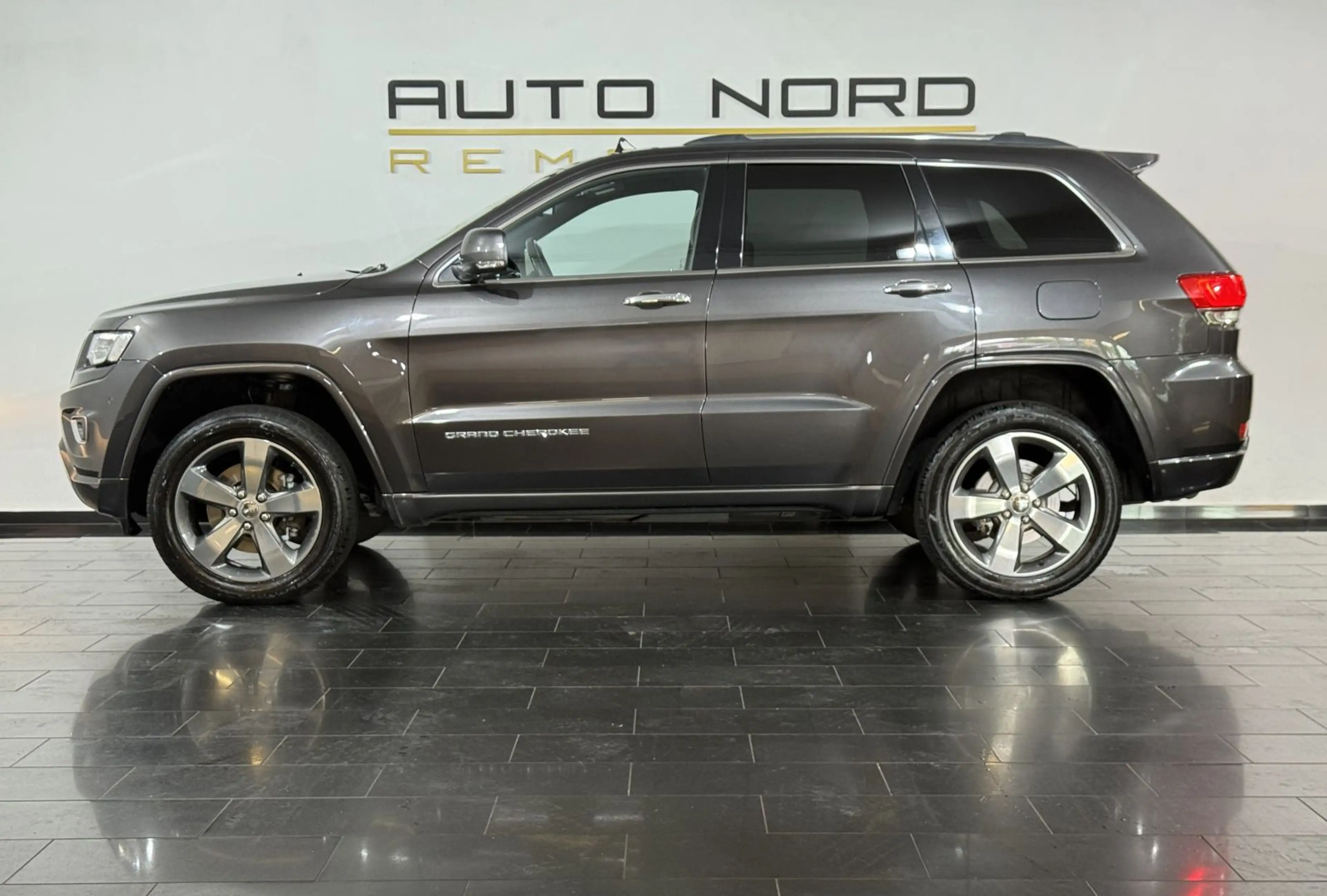 Jeep Grand Cherokee 3.0 CRD Overland *Navi*ACC*Luft* — photo 12