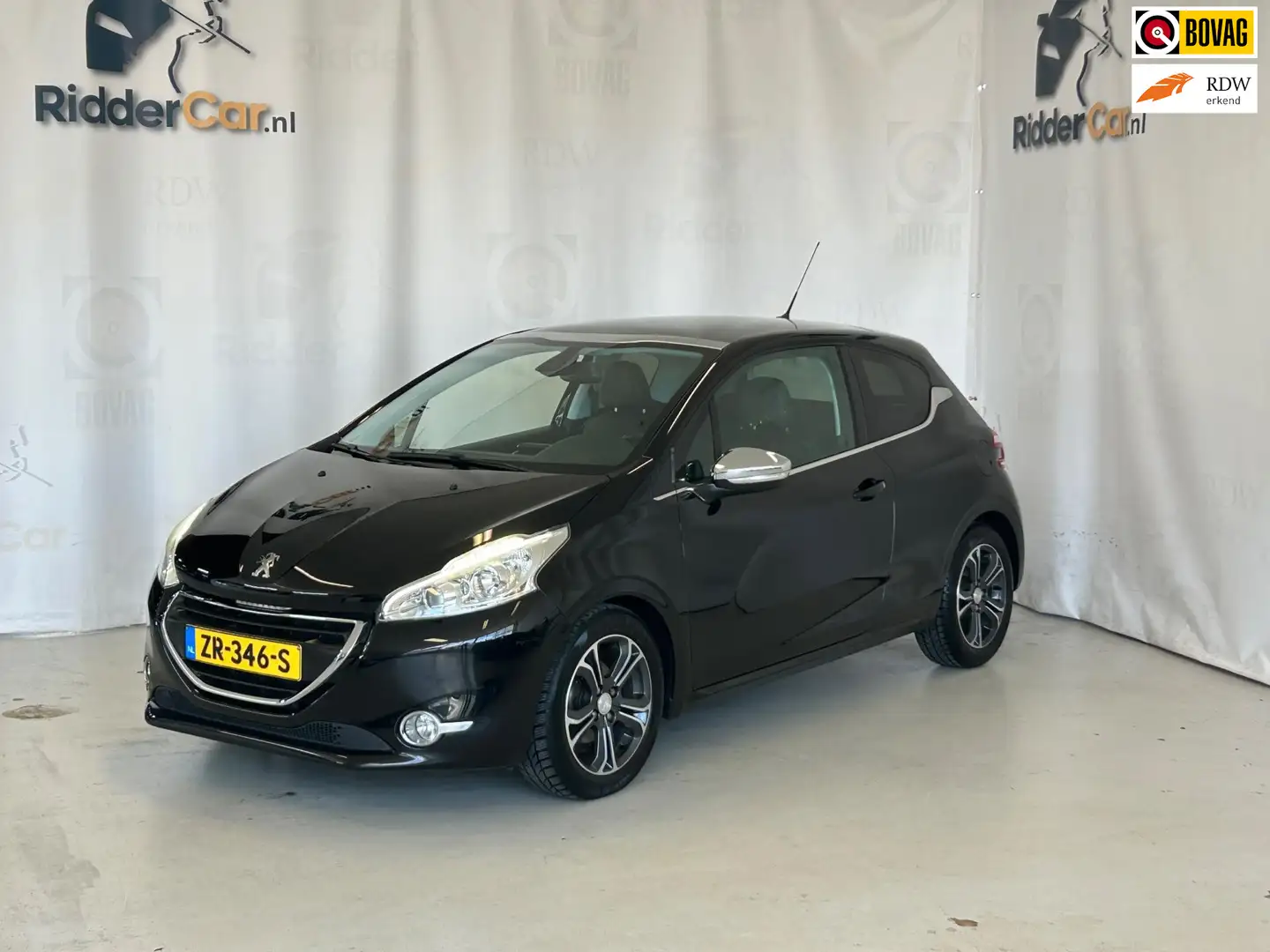 Peugeot 208 1.6 BlueHDi Allure|1E EIG in NL|NAVI|CRUISE|AIRCO| Zwart - 1
