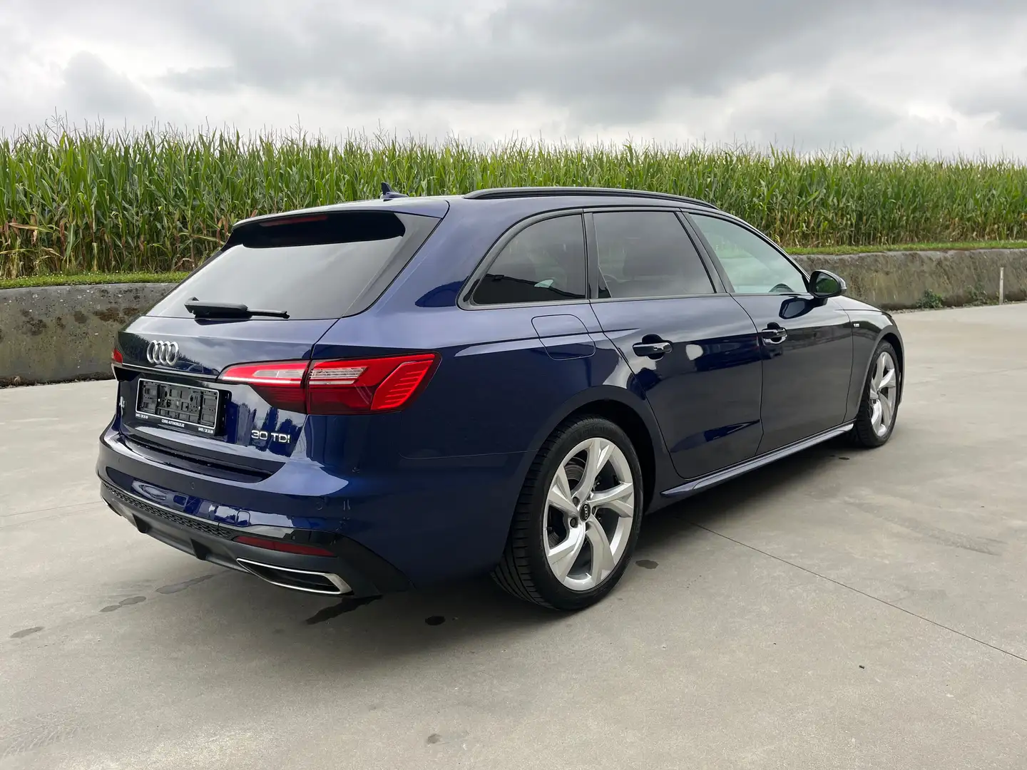 Audi A4 A4 Avant 30 TDi S line - Belge - Garantie Blauw - 2