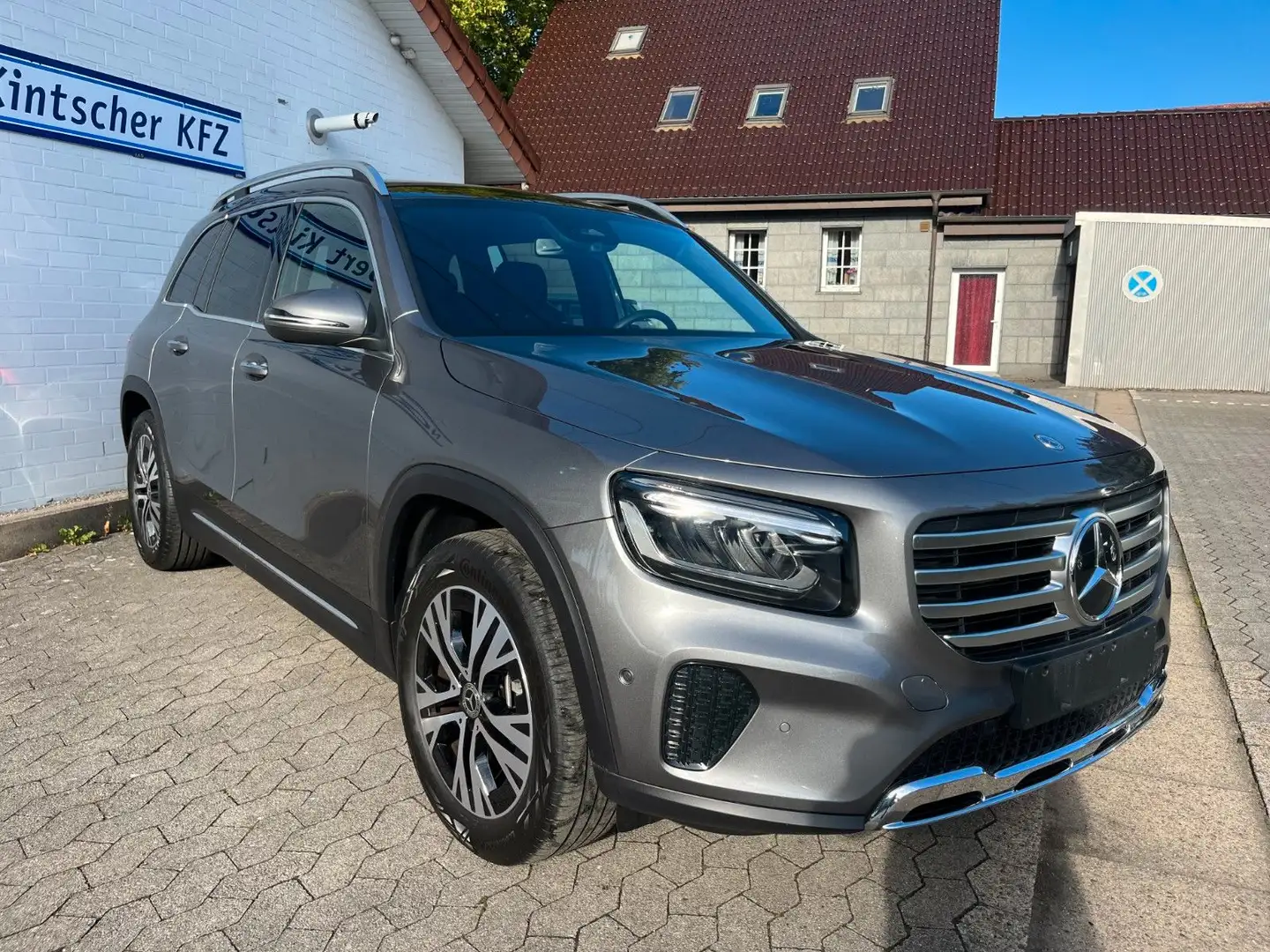 Mercedes-Benz GLB 220 d 4M Progressiv Pano / AHK / 7 Sitzer Gris - 2