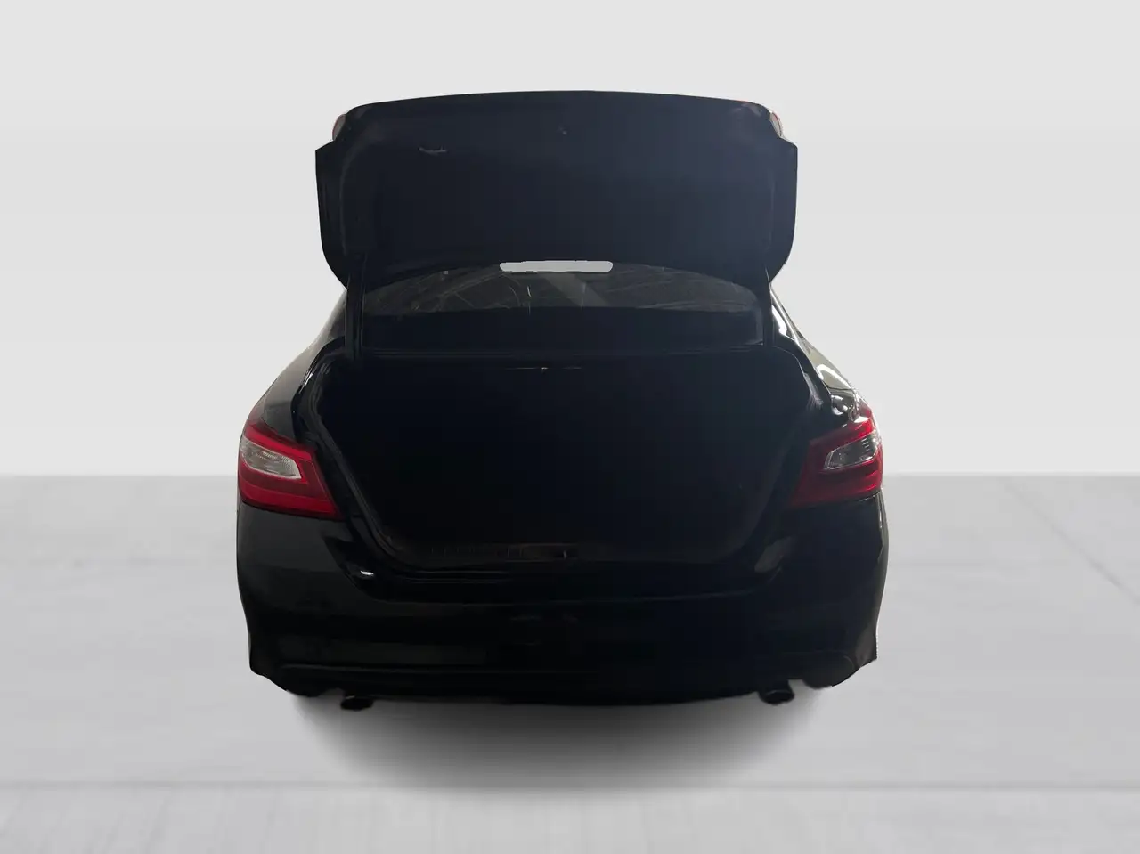 Nissan Altima снимка Nissan Altima