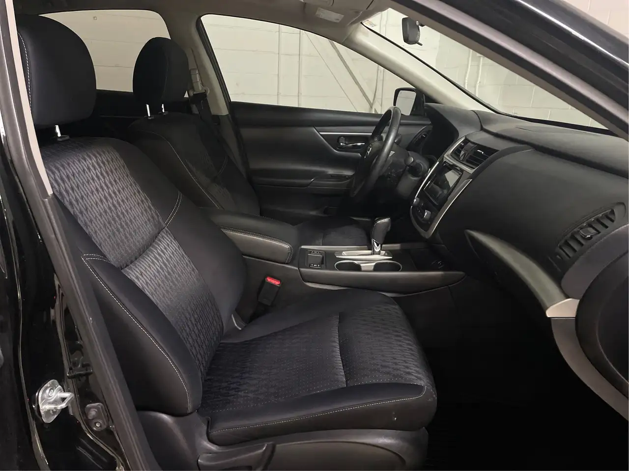 Nissan Altima снимка Nissan Altima