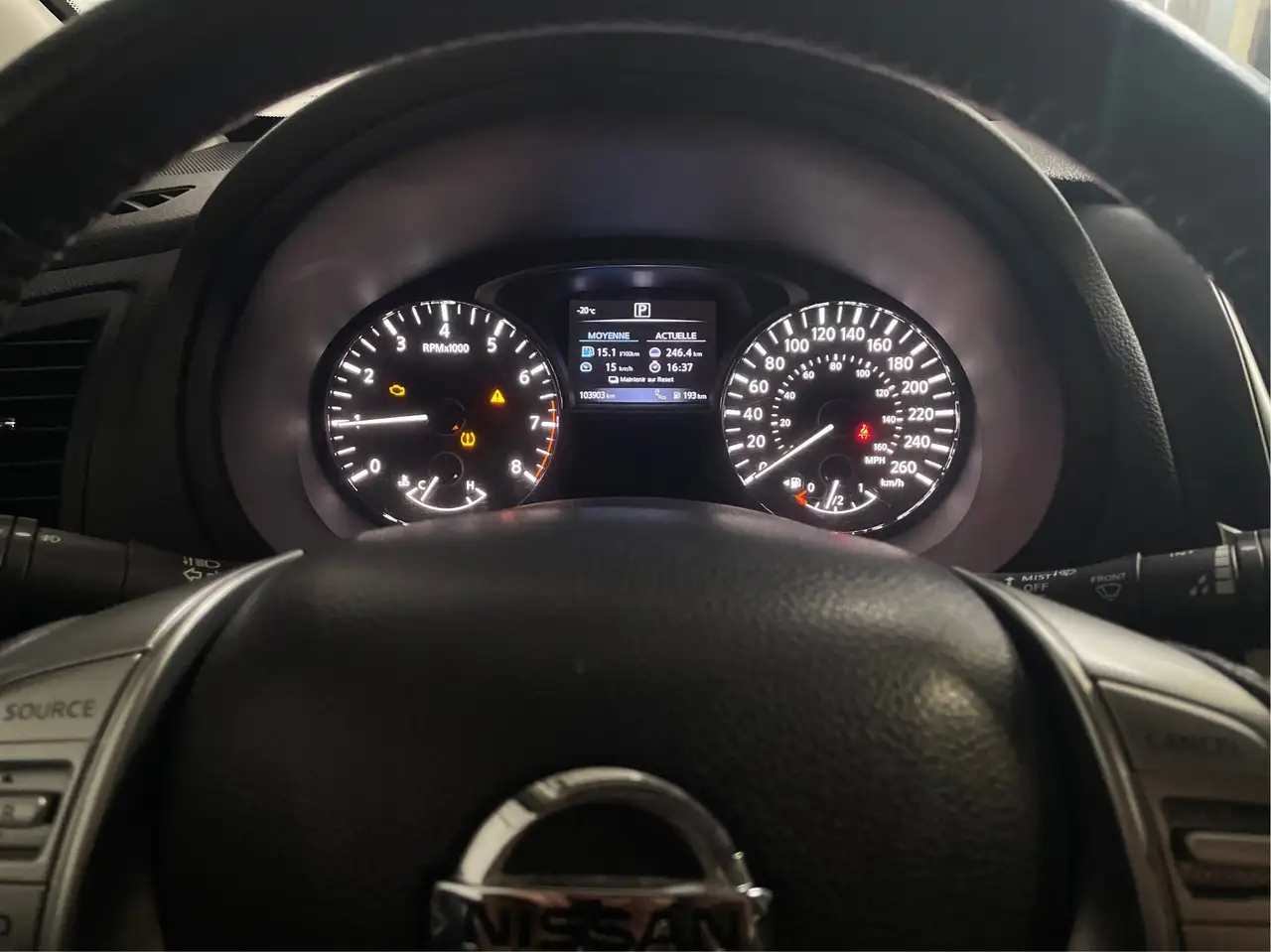 Nissan Altima снимка Nissan Altima