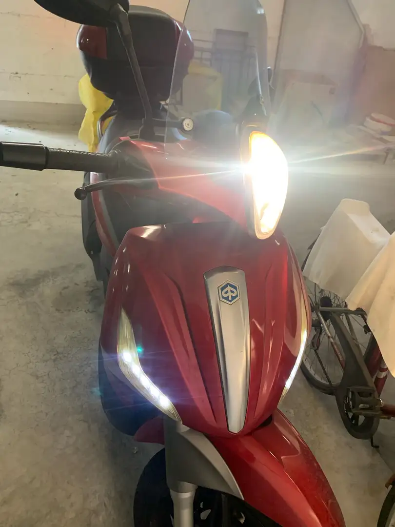 Piaggio Beverly 350 sport touring Rot - 2
