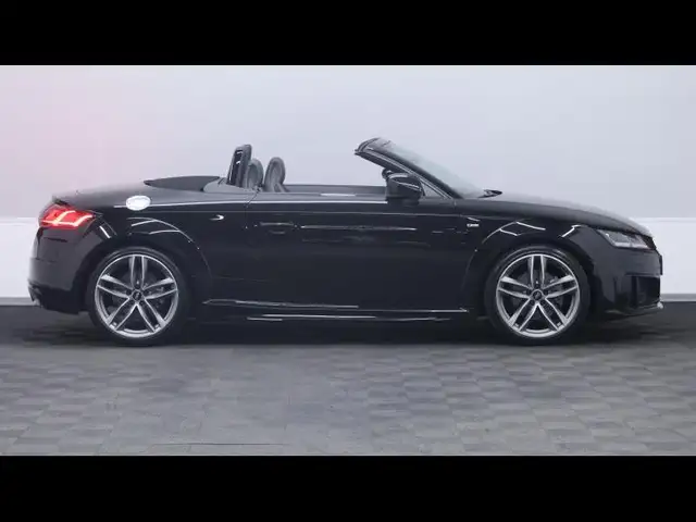 Audi TT view 12