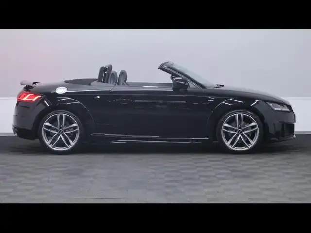 Audi TT view 13