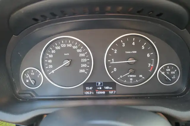 BMW X3 view 5