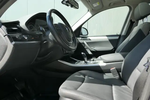 BMW X3 view 3