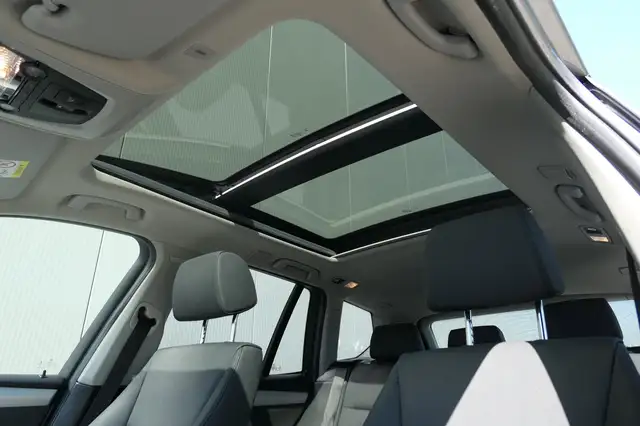 BMW X3 view 7