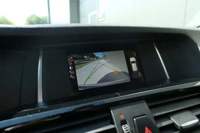 BMW X3 view 10