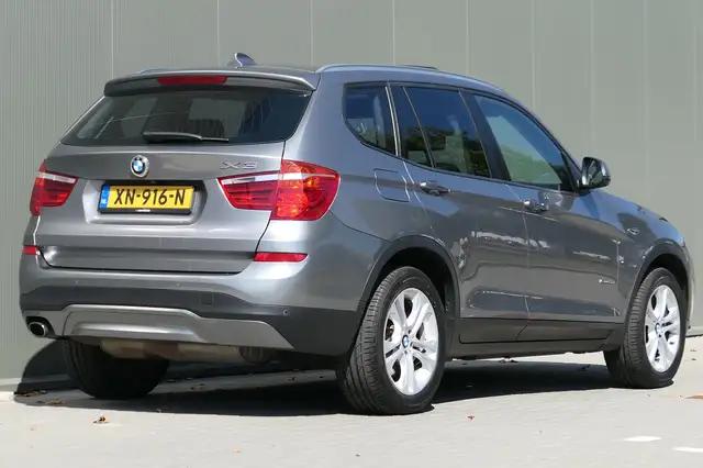 BMW X3 view 2