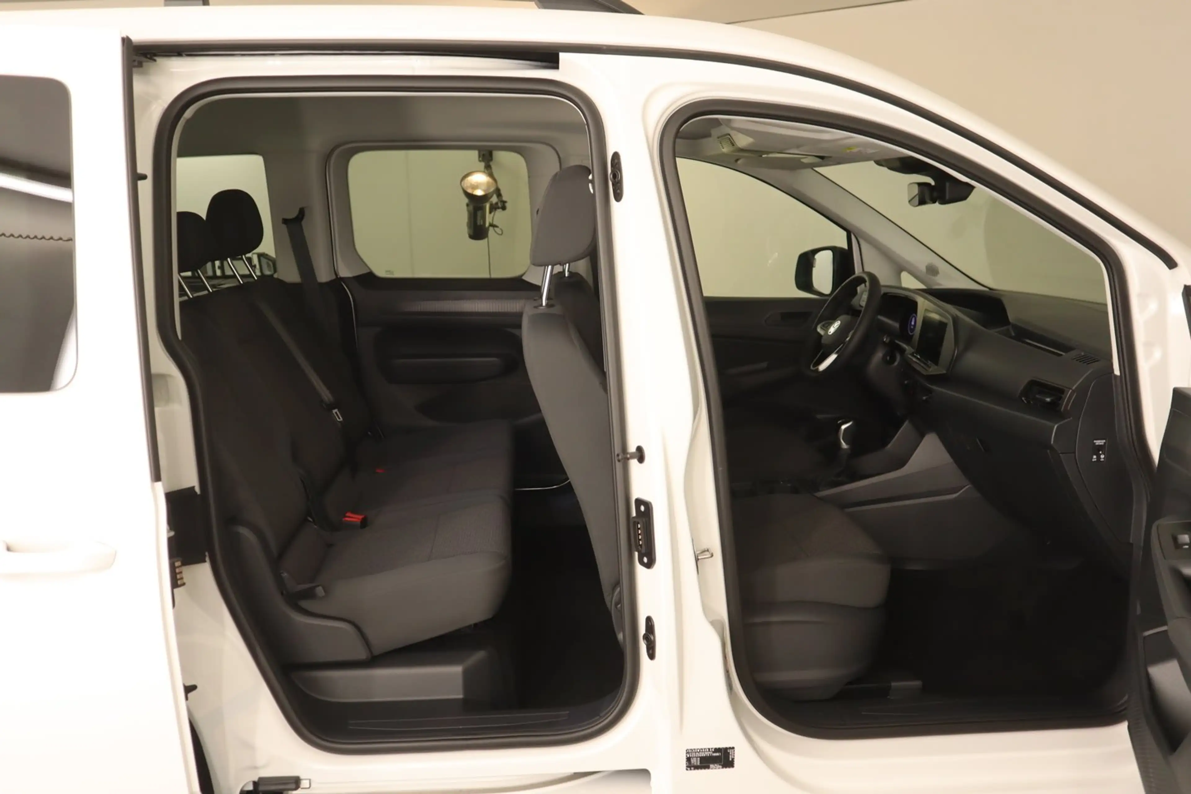 Volkswagen Caddy Family TSI — photo 10