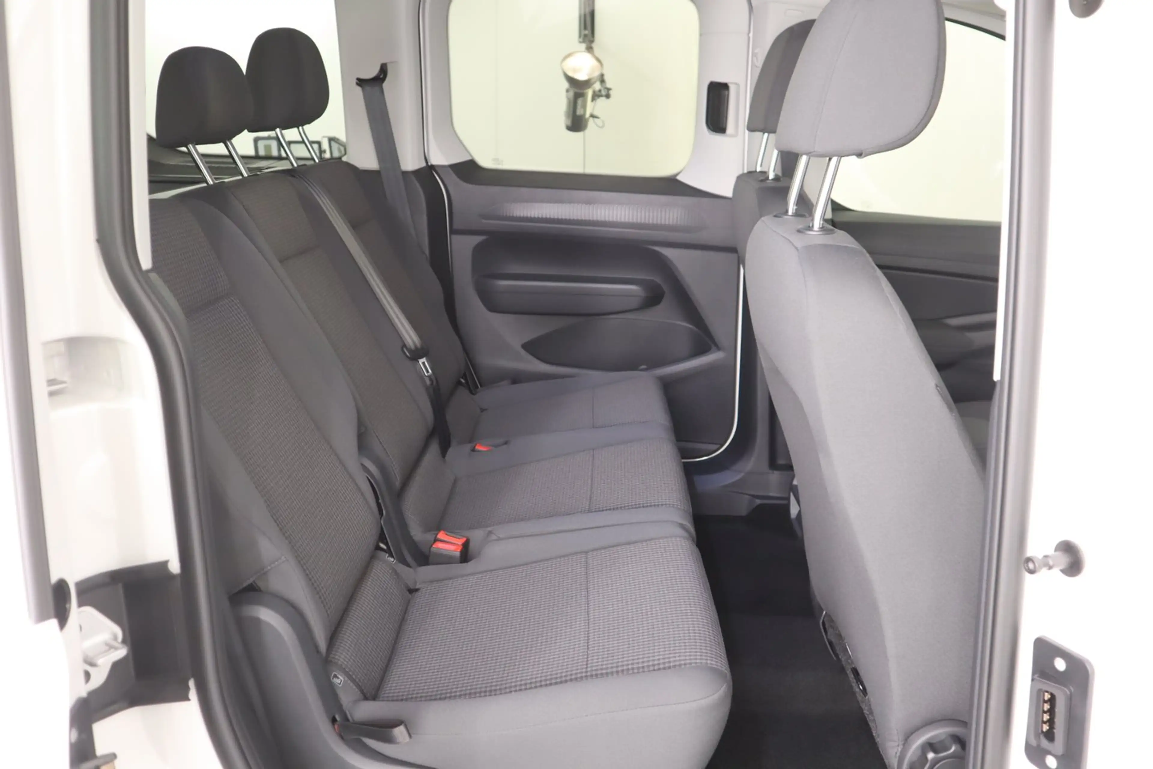 Volkswagen Caddy Family TSI — photo 15