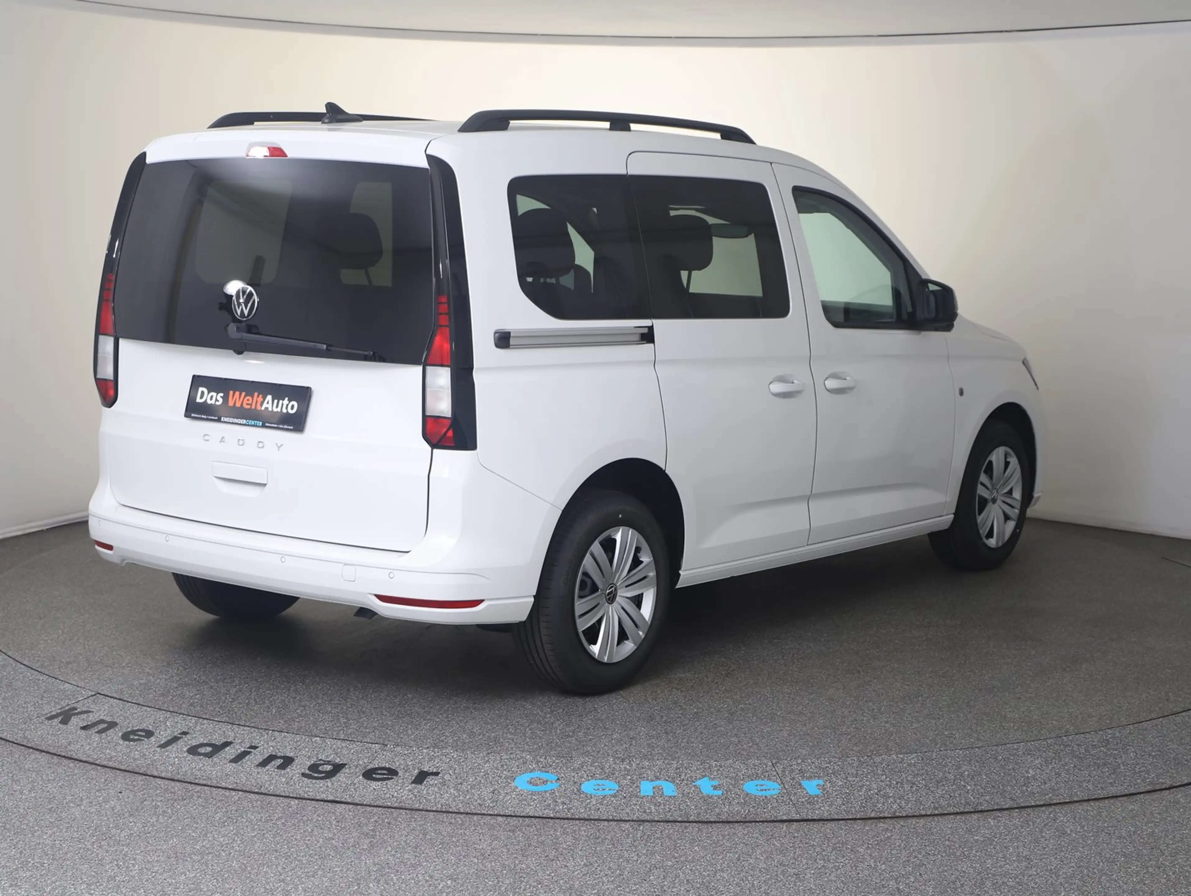 Volkswagen Caddy Family TSI — photo 6