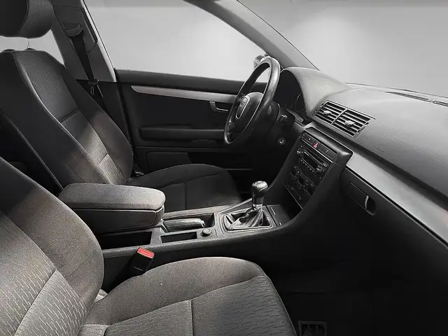 Audi A4 view 8