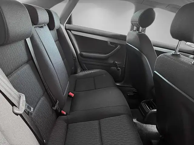 Audi A4 view 11