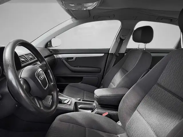 Audi A4 view 7