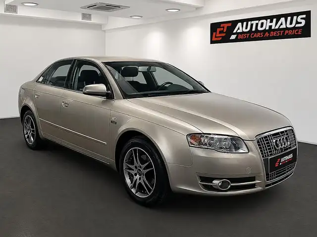 Audi A4 view 4