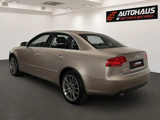 Audi A4 view 3