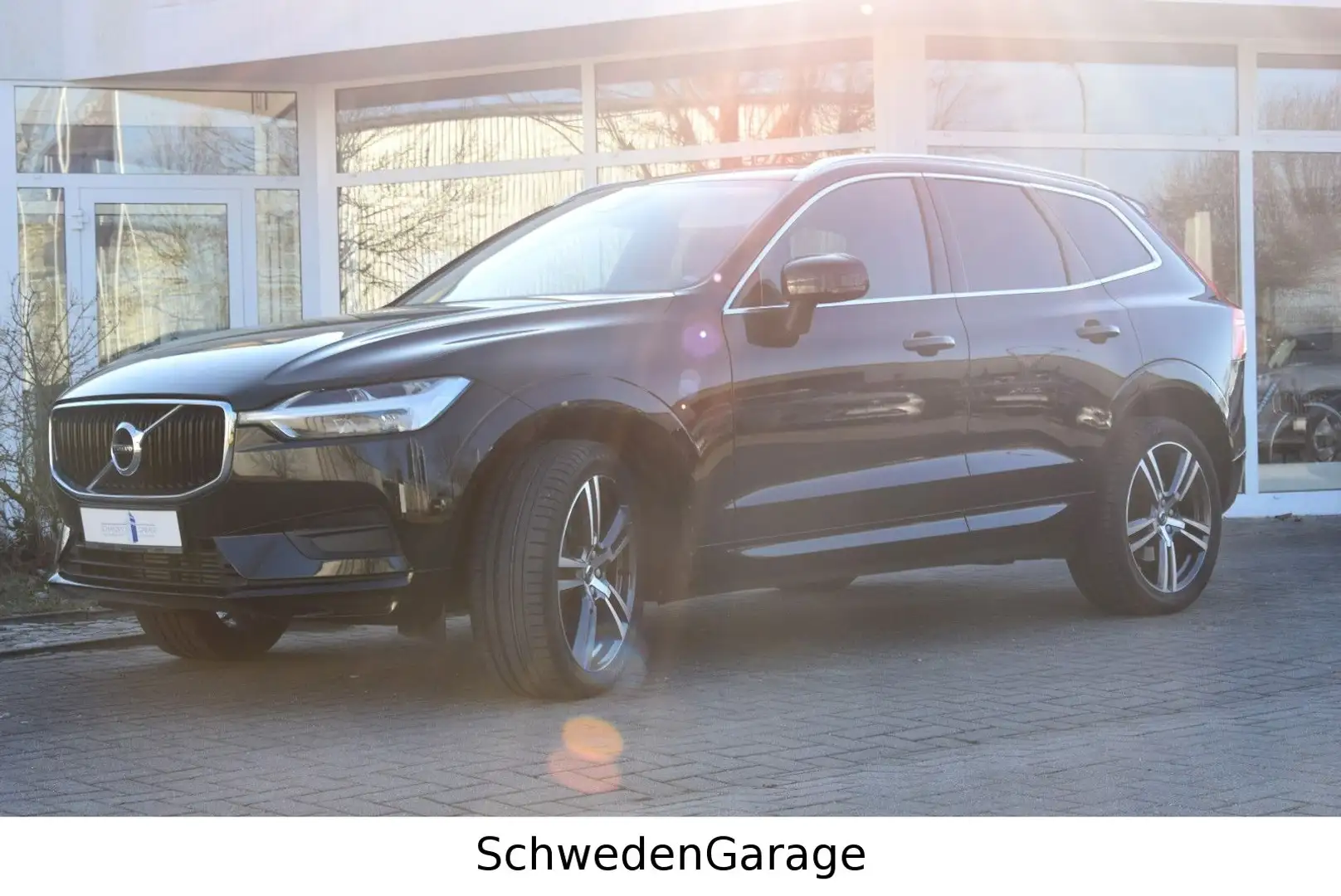 Volvo XC60 T5 Momentum AHK/RFK/1. Hand Schwarz - 2