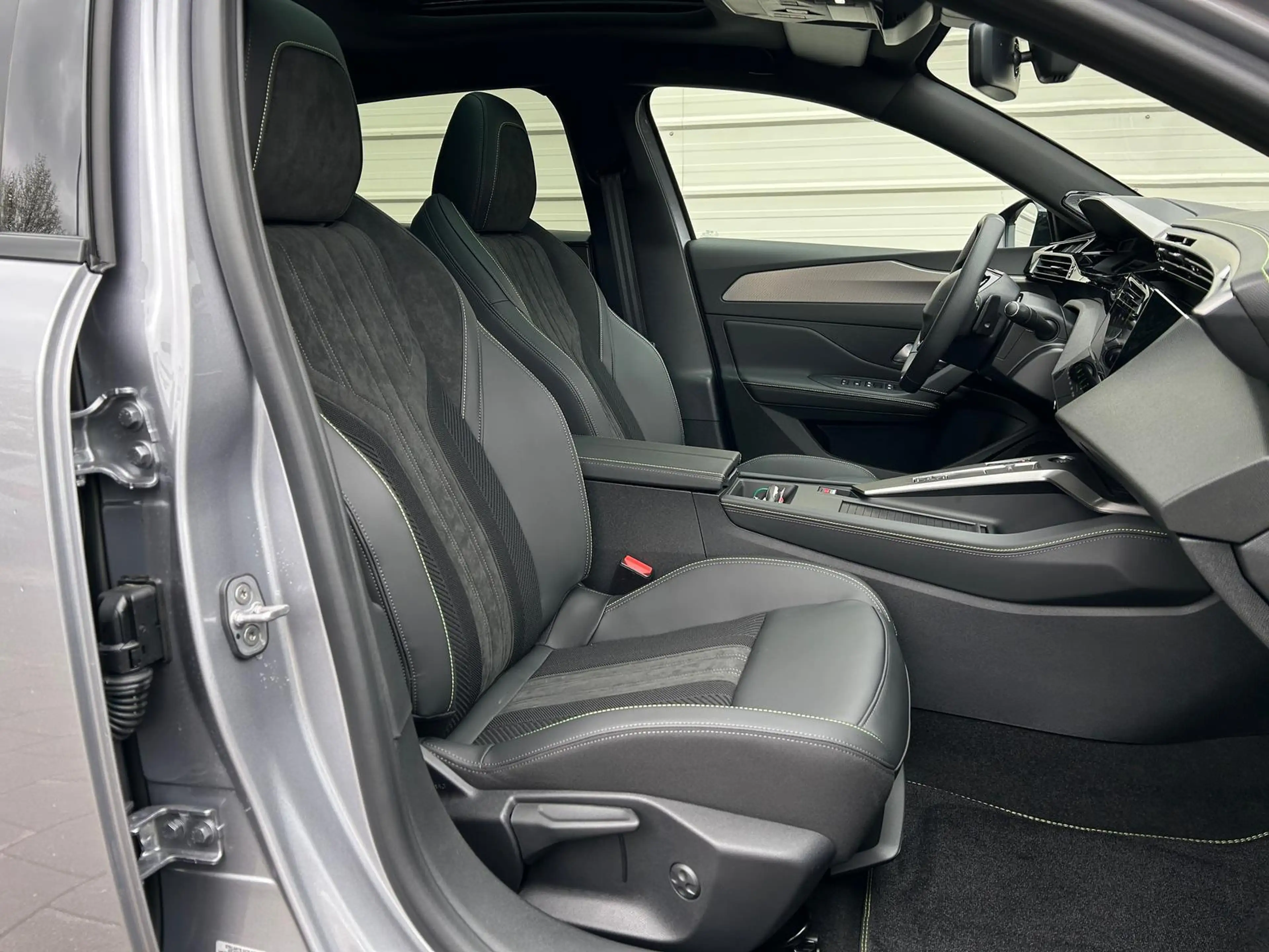 Peugeot 308 Hybrid 145 GT e-DCS6 *Pano*360*TOP ANGEBOT 107 ... — photo 13