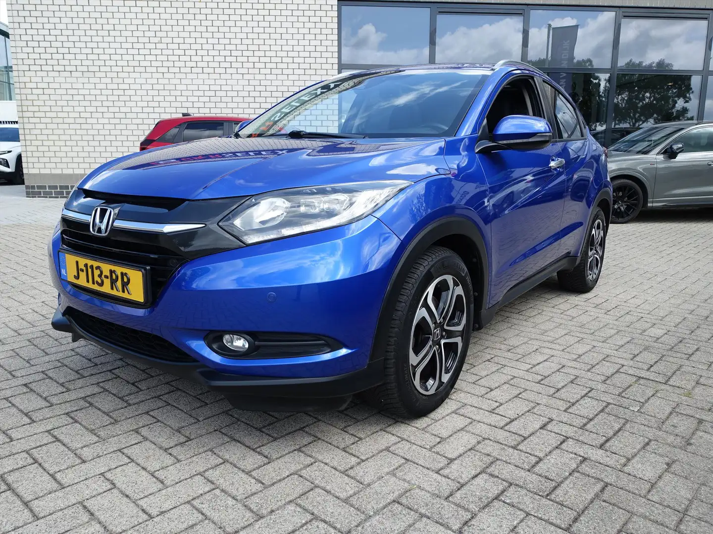 Honda HR-V 1.5 i-VTEC 130pk CVT Executive Trekhaak Blauw - 2