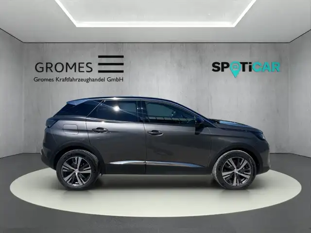 Peugeot 3008 view 2