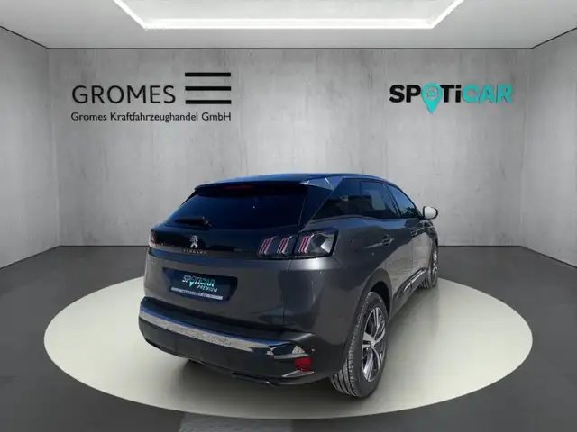 Peugeot 3008 view 3