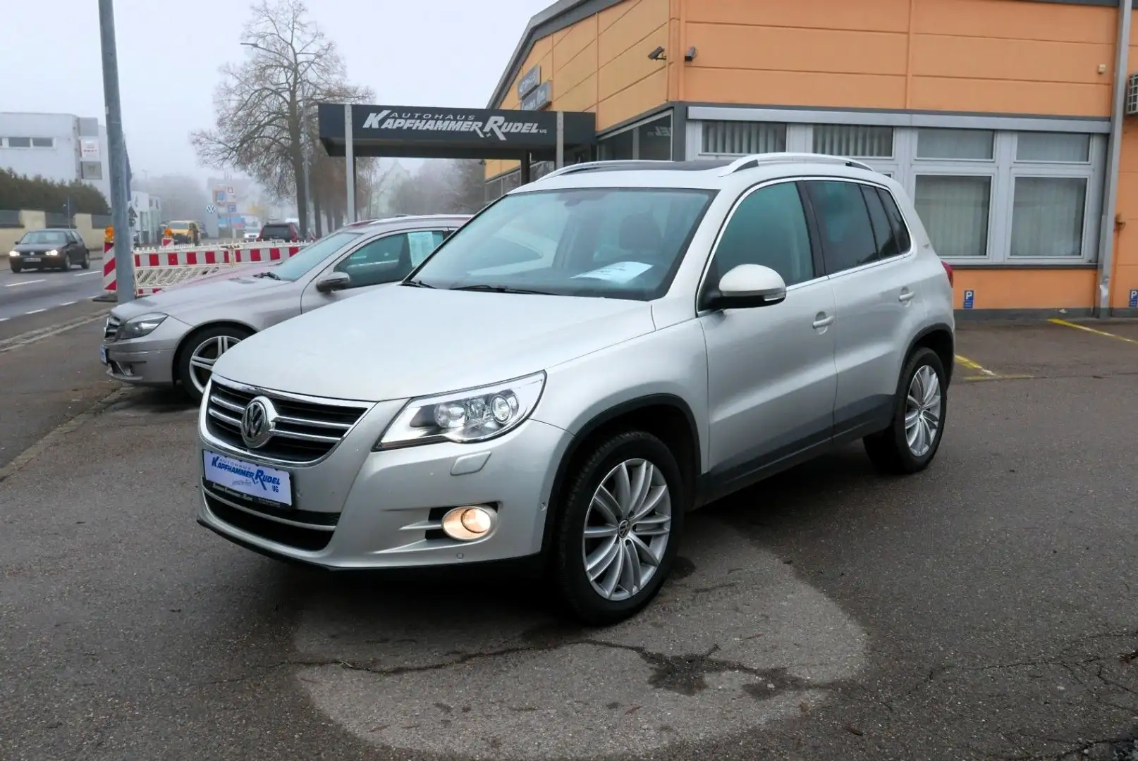 Volkswagen Tiguan Team 4Motion/DSG/Panoramadach Silber - 2