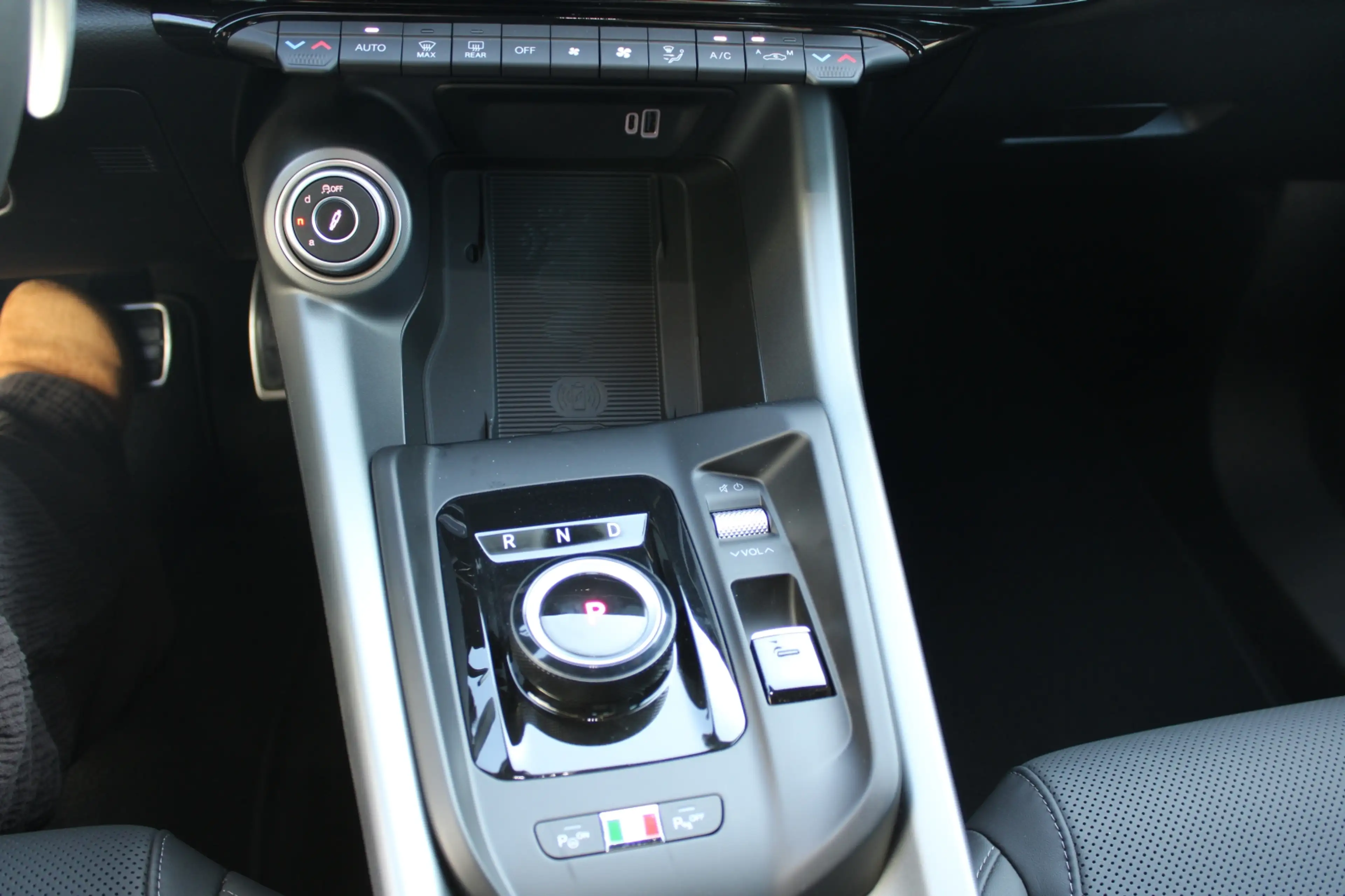 Alfa Romeo Tonale Tonale Ibrida TI 1.5 175PS FWD — photo 9