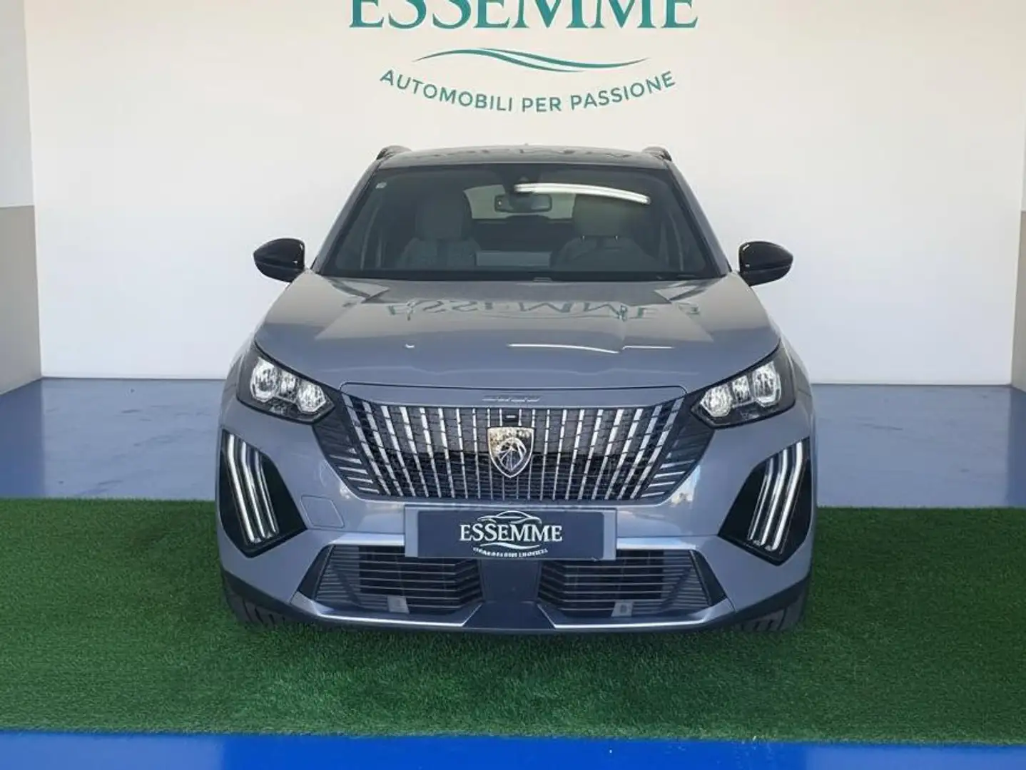 Peugeot 2008 2008 II 2023 1.2 hybrid Allure 145cv e-dcs6 Grijs - 1