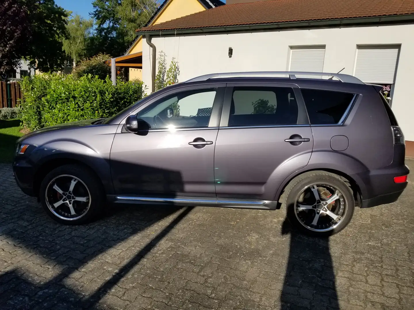 Mitsubishi Outlander Outlander 2.0 2WD Invite - 94 Tkm - AHK - TÜV Grau - 2