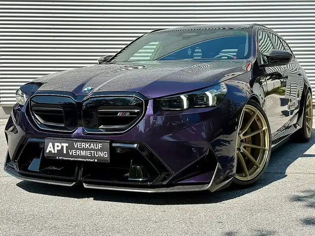 BMW M5 Touring Individual Techno Violett