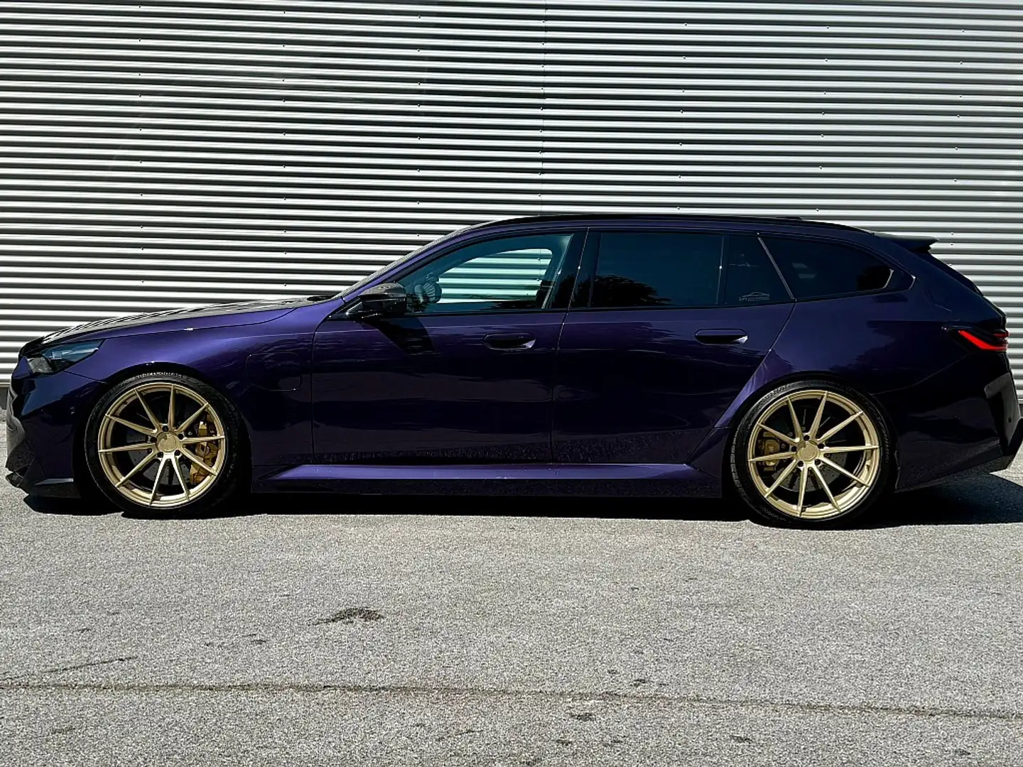 BMW M5 Touring Individual Techno Violett Schwarz - 2